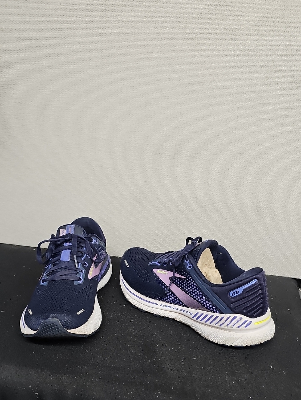 BROOKS ADRENALINE GTS 22 WOMENS SNEAKERS BFPM-04-100